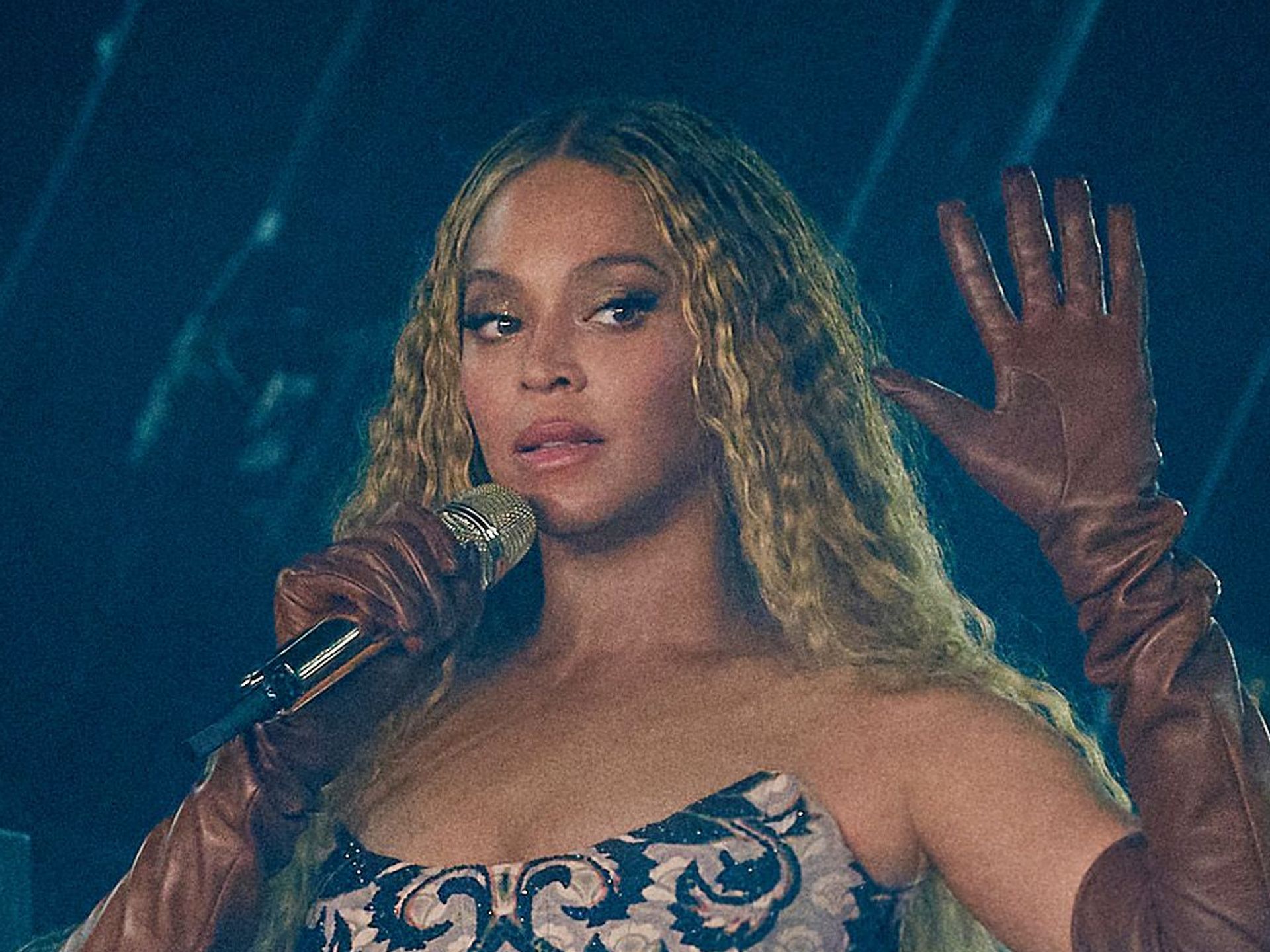 Beyoncé forced to stop hometown Cowboy Carter show due to scary malfunction  — fans react | HELLO!