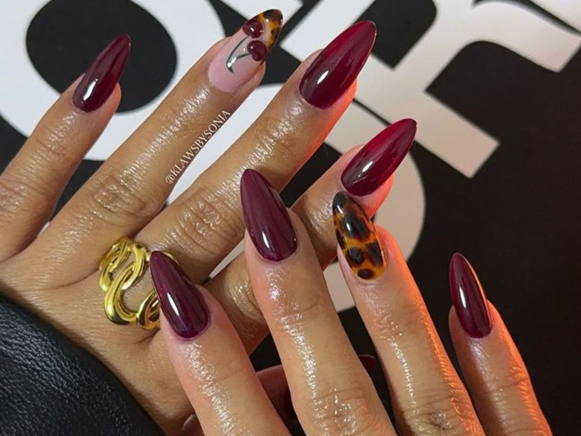 Nail Amber Fall Palette 2025: Warm & Rich