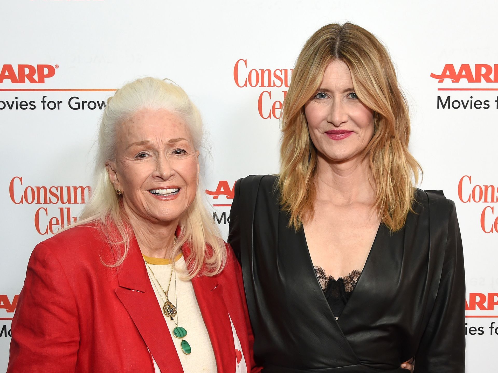 Laura Dern announces death of Oscar-nominated mom Diane Ladd at 89 — read  heartbreaking note | HELLO!