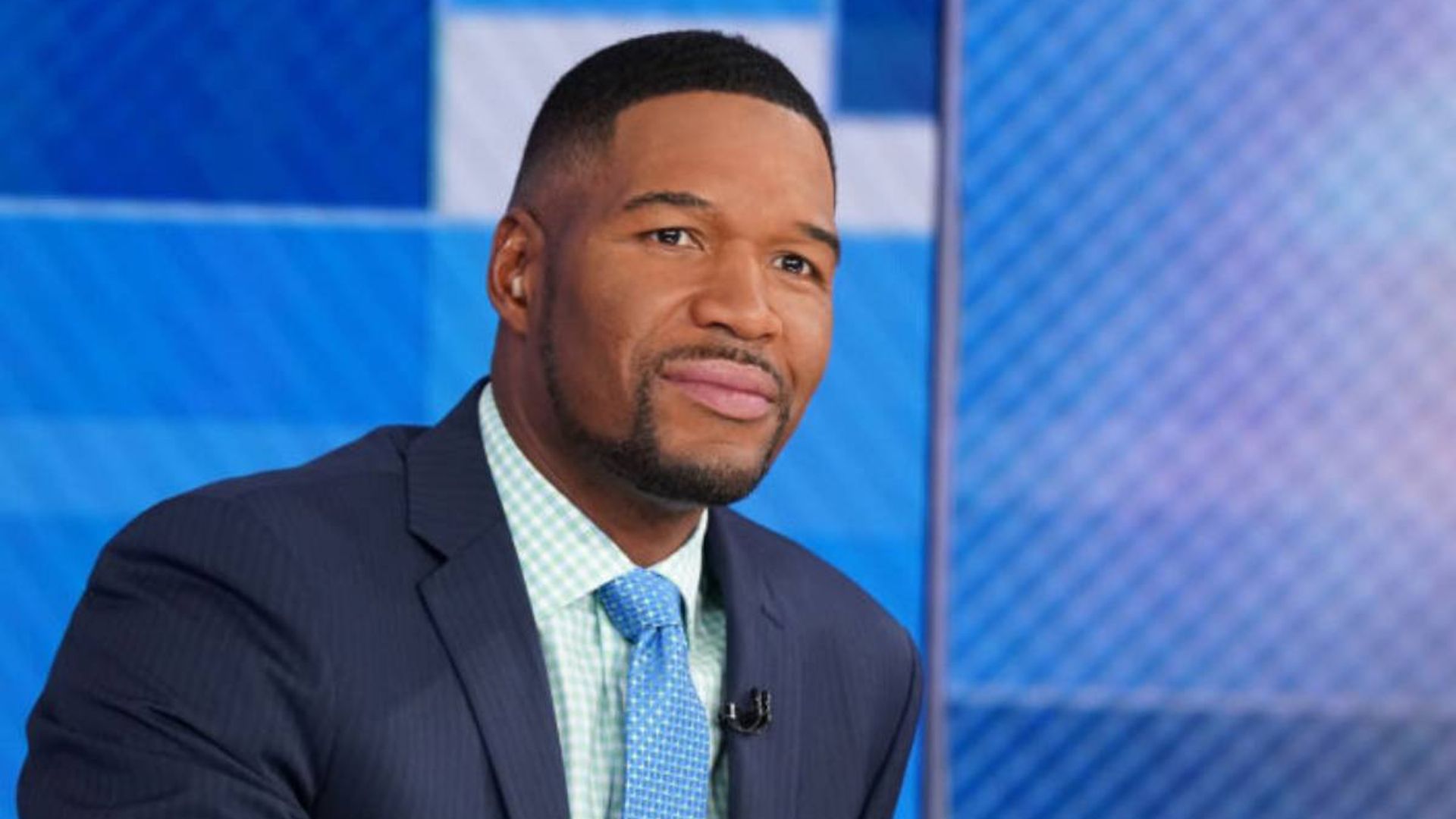 Michael Strahan leaves GMA fans in tears with moving message from studio as  prayers roll in | HELLO!