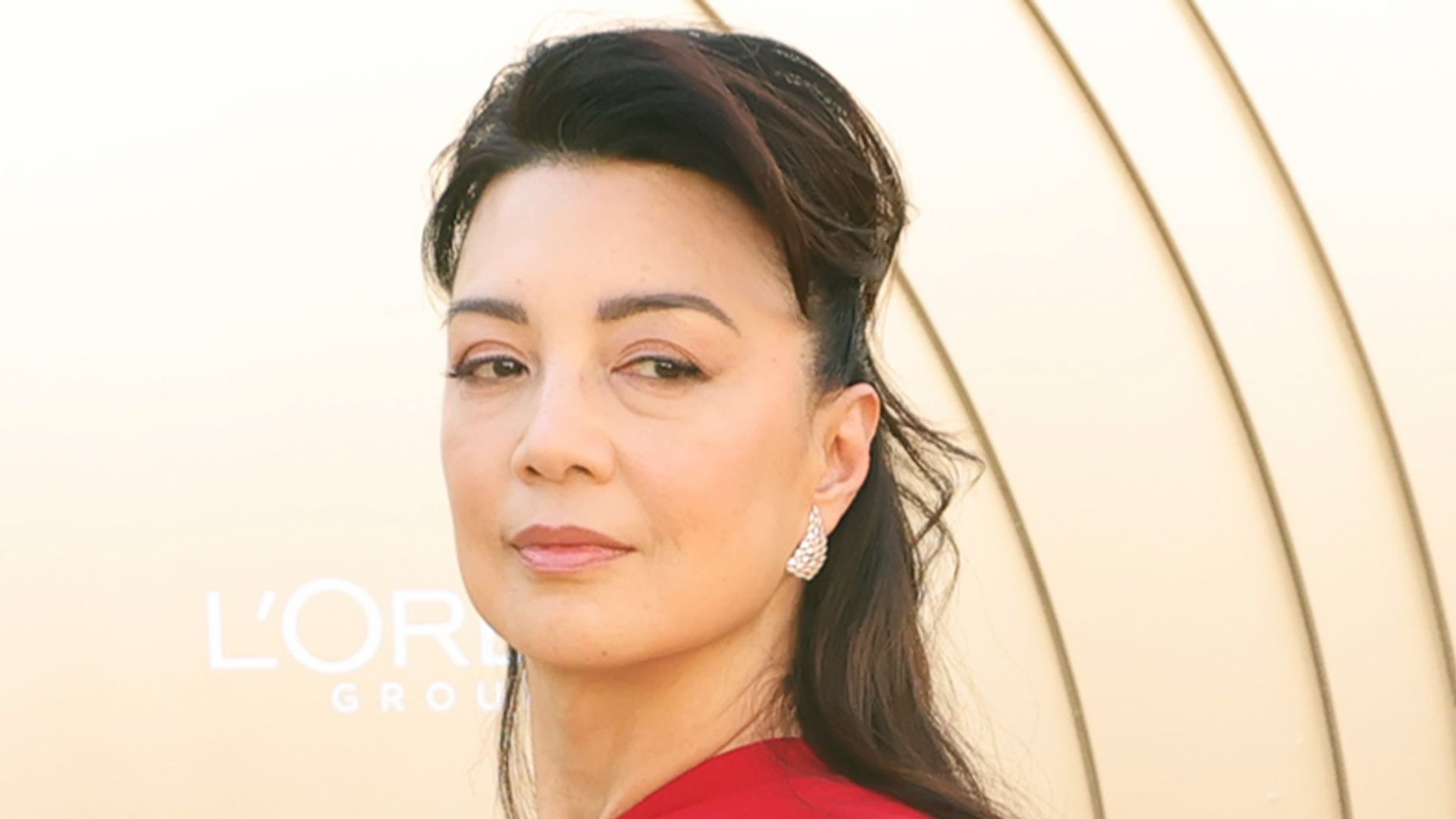 Ming-Na Wen, 61, recreates sensual photo in high heels and short dress 30 years later
