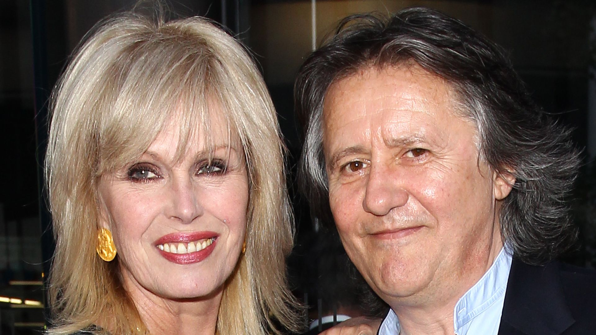Joanna Lumley posing with her husband Stephen Barlow