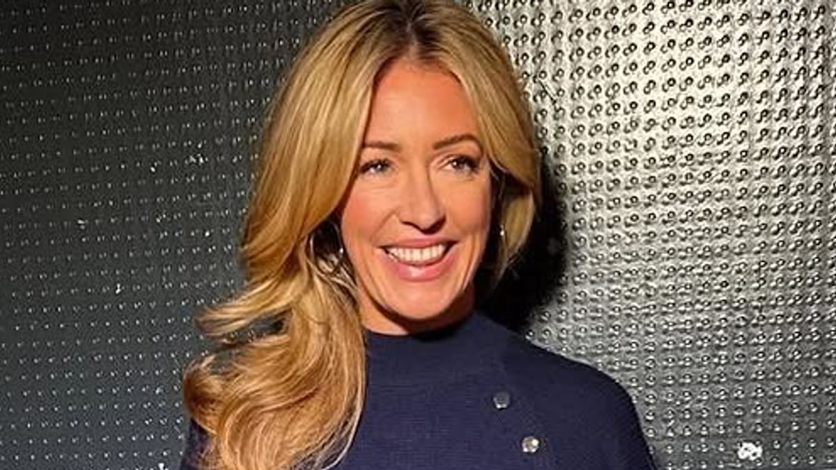 Cat Deeley puts a sexy stamp on the classic knitted dress – and it’s flattering on the arms, too