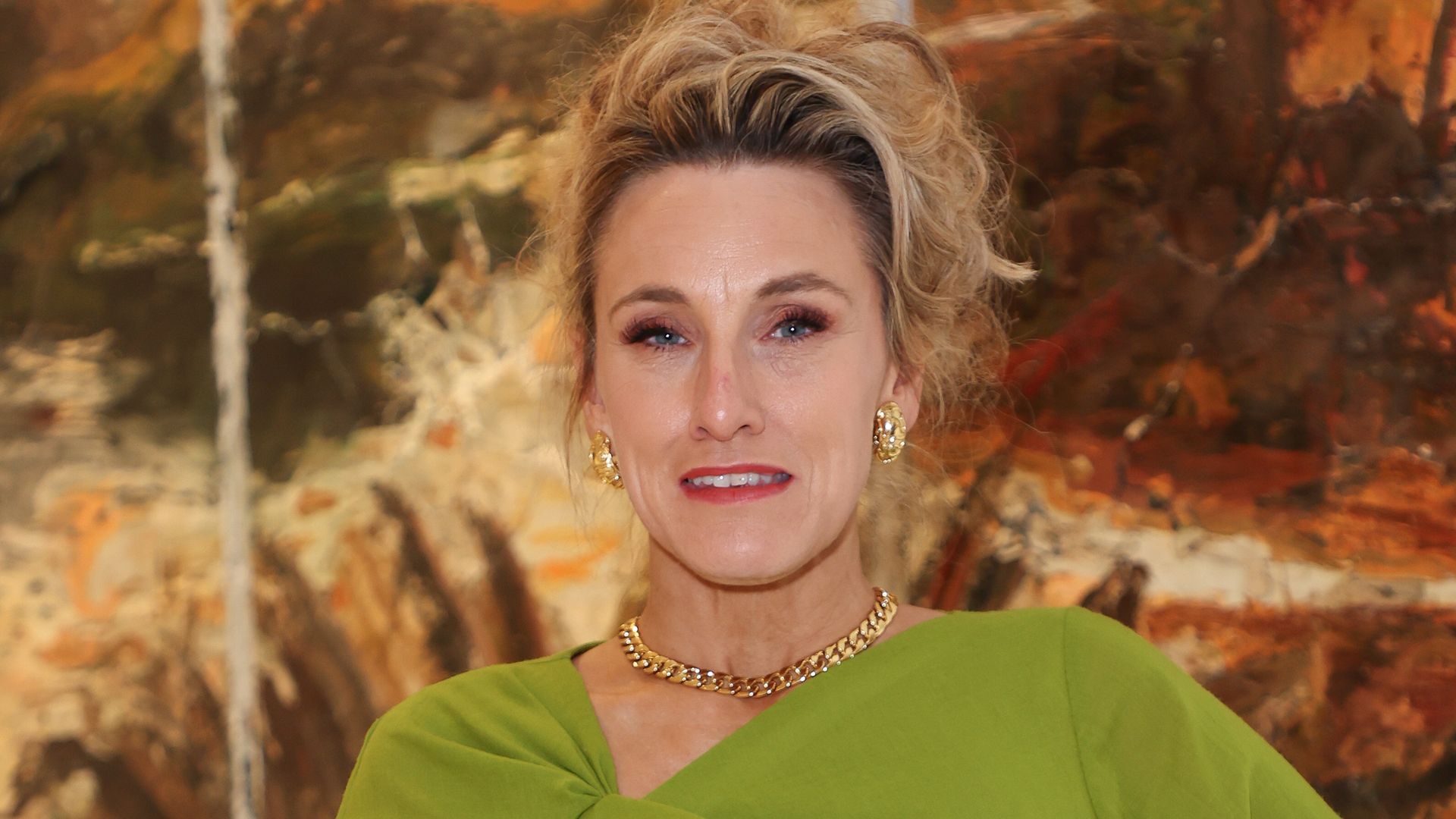 Grace Dent in an art gallery