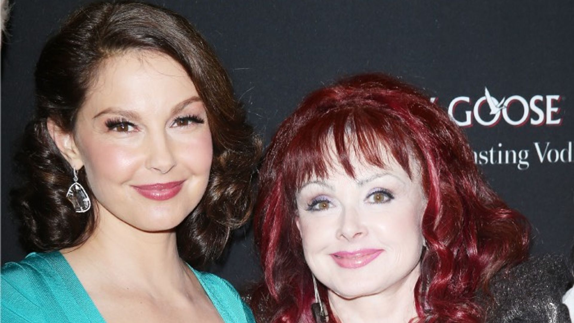 Ashley Judd details heartbreaking moment she discovered mom Naomi's body:  'I told her it was okay to let go' | HELLO!