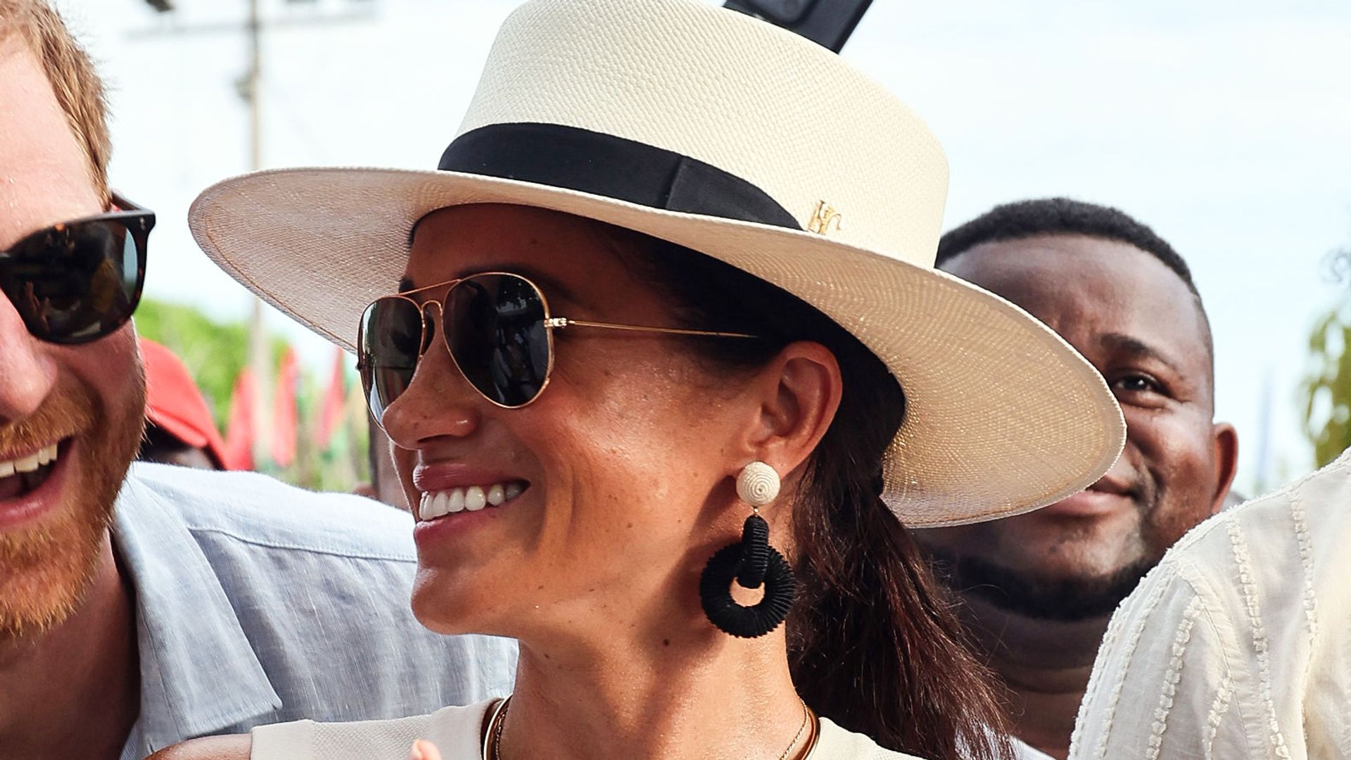 meghan markle colombia white hat outfit
