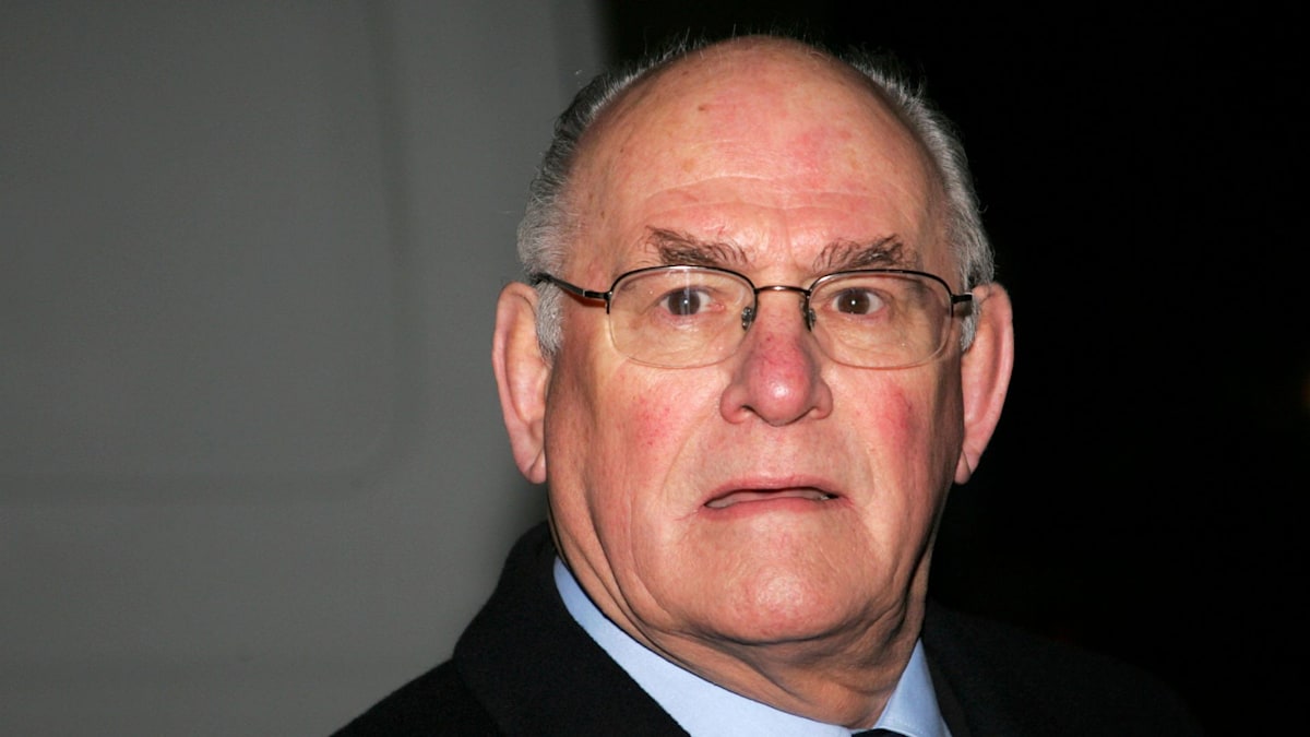 Inside EastEnders star Tony Caunter's private family life – as he dies 8 days after wife