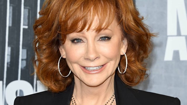 Country star Reba McEntire breaks silence following shock health news to  mark joyous occasion | HELLO!