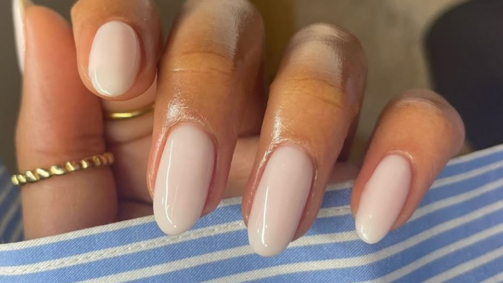 Simple, Soft Nail Looks for Everyday Style
