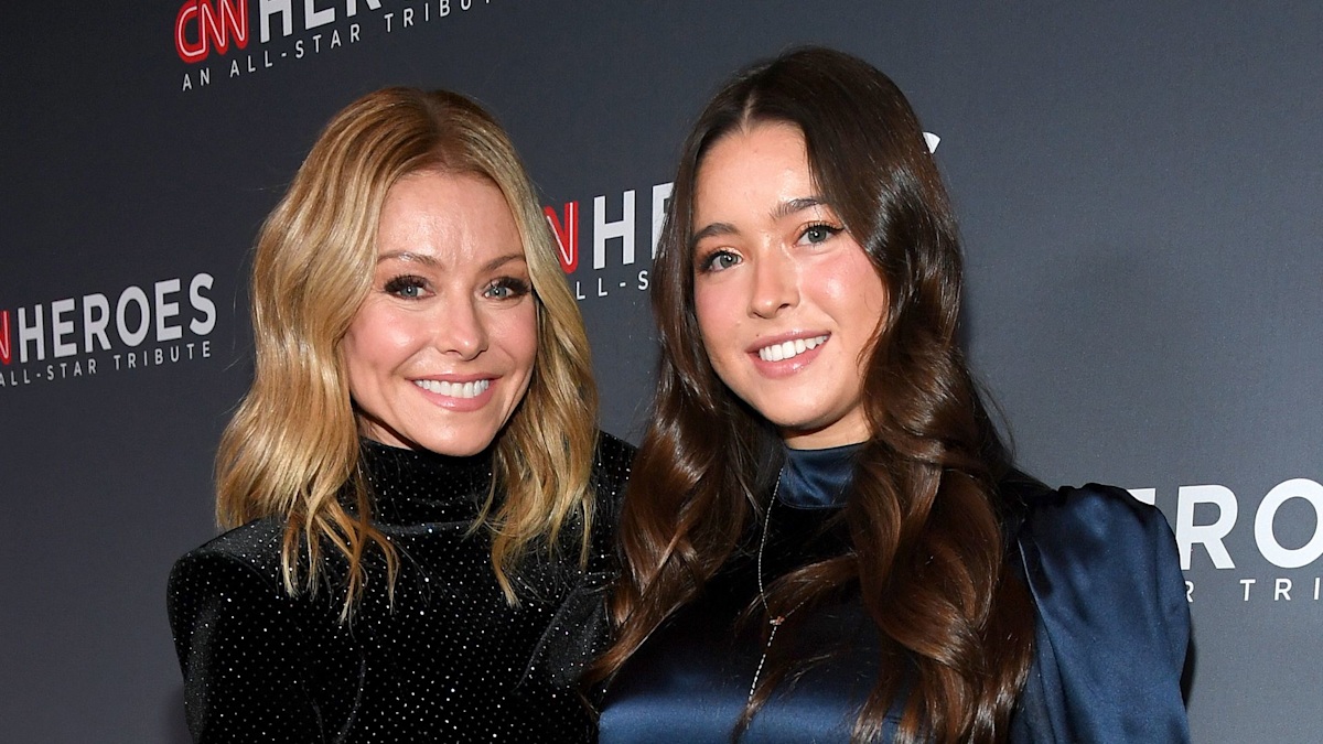 Kelly Ripa and Mark Consuelos' daughter talks 'new chapter' as parents inundate her with support
