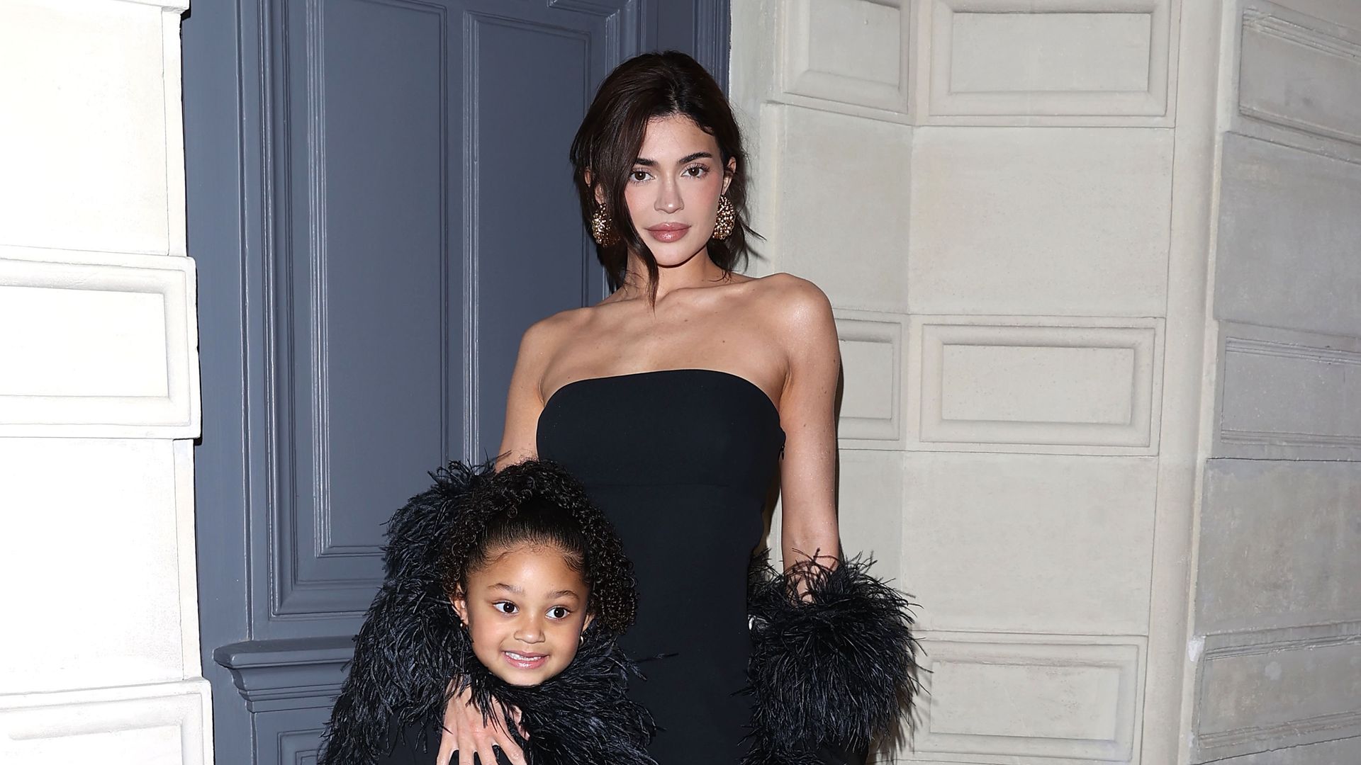 Kylie with her oldest child Stormi 