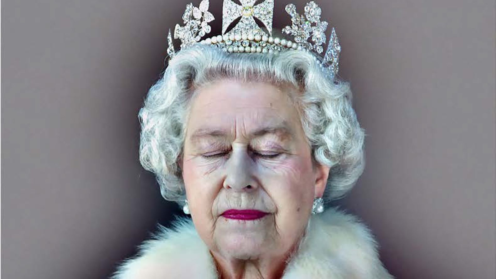 Chris Levine's portrait of the Queen is called Lightness of Being 