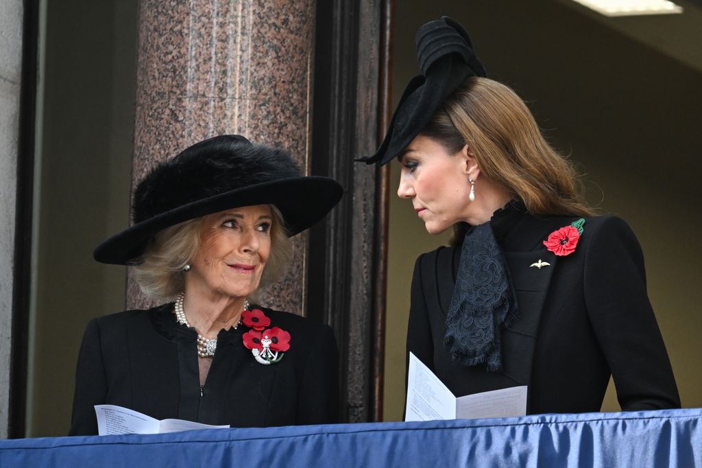Ratu Camilla dan Catherine, Putri Wales menghadiri National Service Of Remembrance 2025 di The Cenotaph pada 09 November 2025 di London