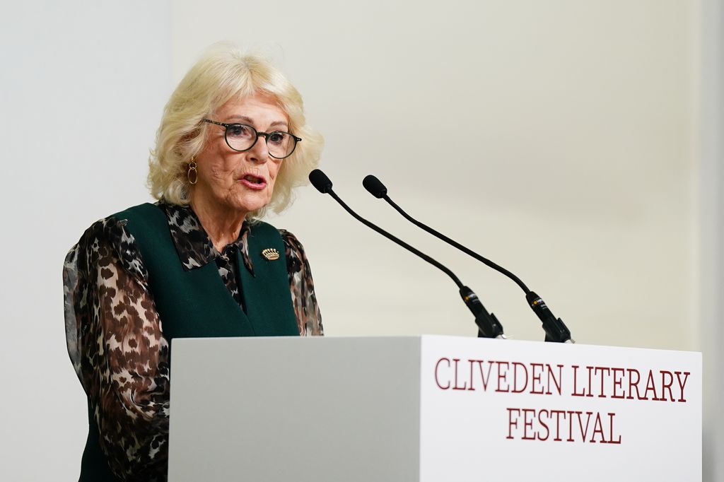 The Queen left the audience in hysterics with her speech, recalling a night out she once had with the Rivals author
