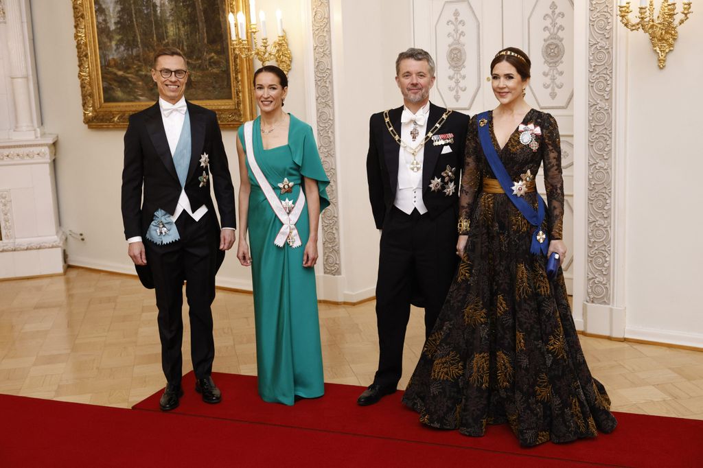 President of Finland Alexander Stubb (L) and his spouse Suzanne Innes-Stubb host a gala dinner for King Frederik X and Queen Mary       