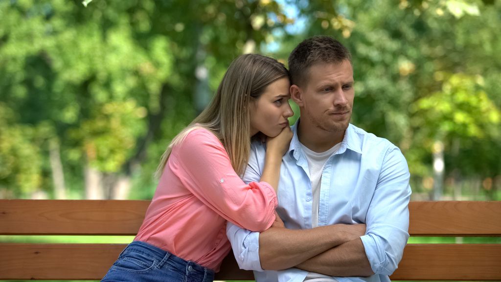 clingy woman with distant man attachment style