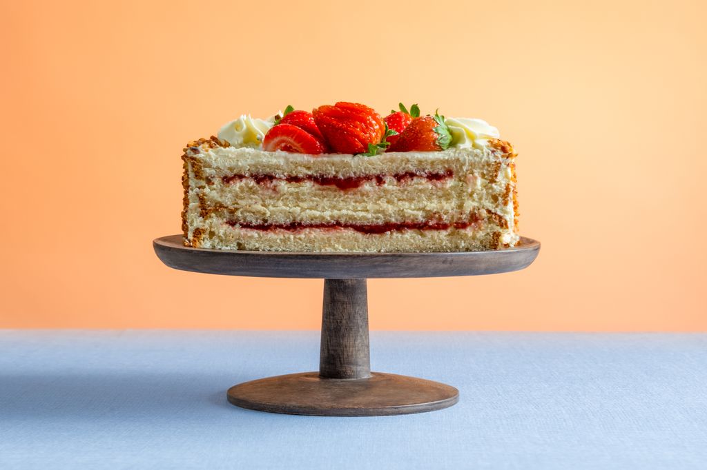 strawberry gateau 