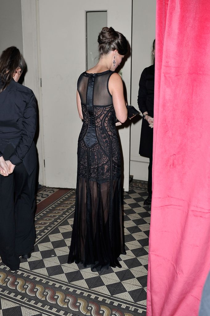 Pippa Middleton dari Back in Black Dress