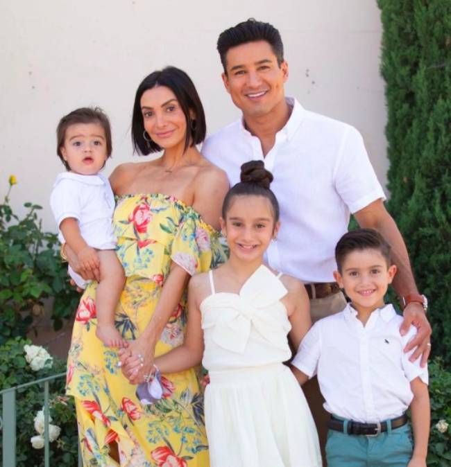 mario lopez and his children wife