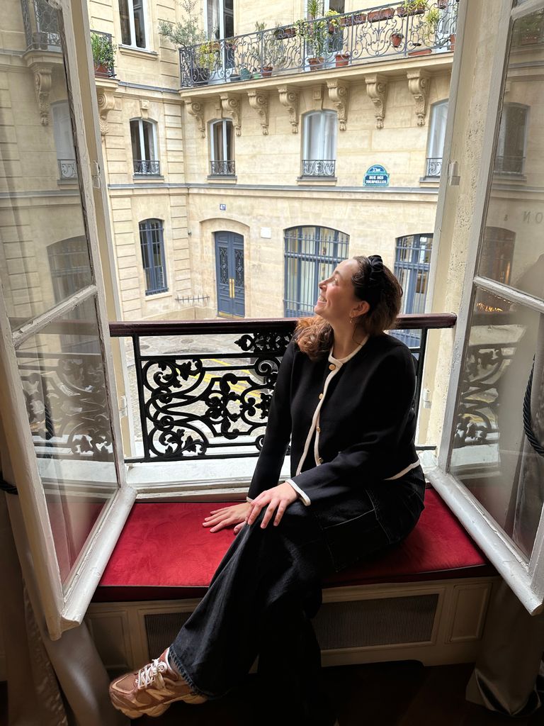 Tess in a Paris flat