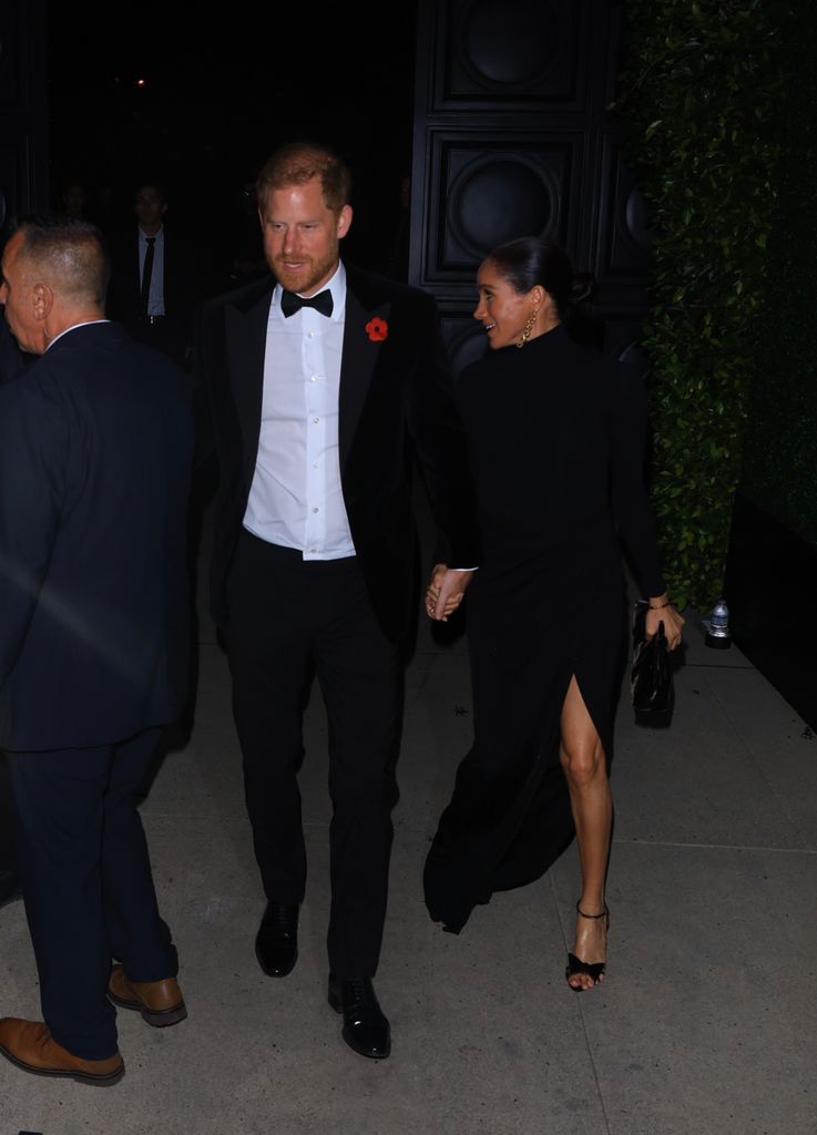 Beverly Hills, CA Pangeran Harry dan Meghan Markle terlihat meninggalkan pesta ulang tahun ke-70 Kris Jenner di rumah Jeff Bezos di Beverly Hills.