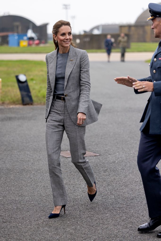Kate Middleton, Putri Wales, Komodor Udara Kehormatan Kerajaan, mengunjungi RAF Coningsby di Lincolnshire untuk pertunangan resmi pertamanya di stasiun tersebut, pada 2 Oktober 2025 di Coningsby, Inggris. 