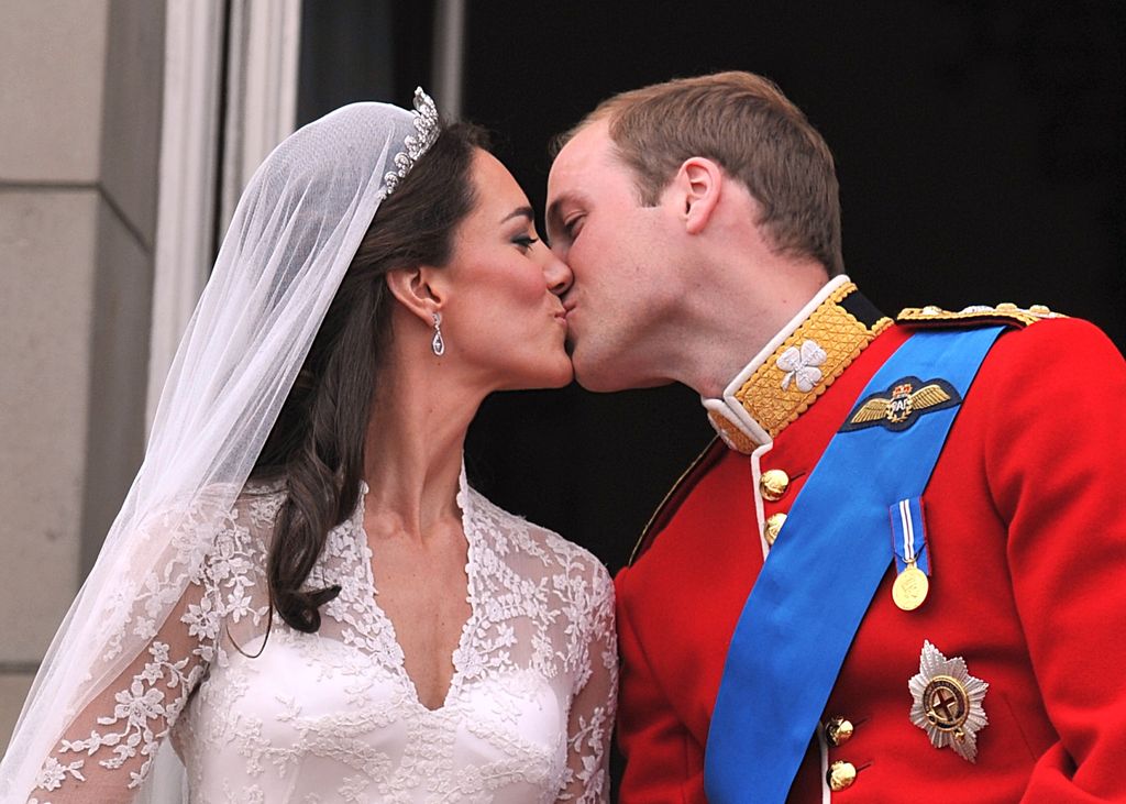 William kissed his royal bride Kate twice on the Buckingham Palace balcony