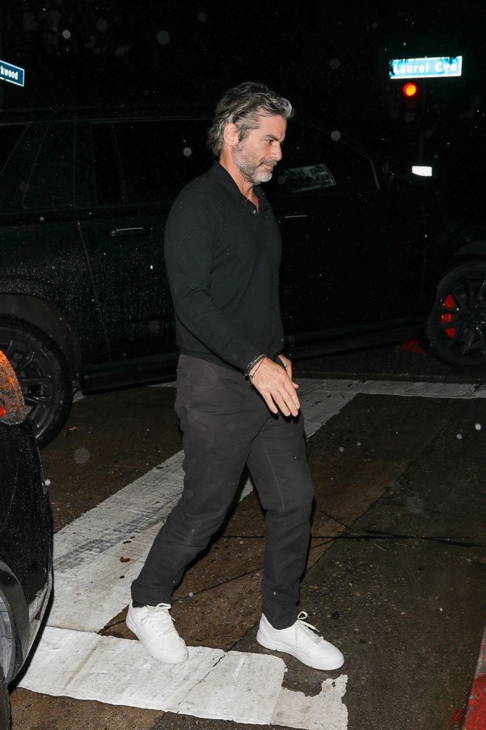 *EKSKLUSIF* Aktris Amerika Jennifer Aniston terlihat pergi kencan makan malam bersama pacarnya Jim Curtis dan sekelompok temannya di restoran Italia Pace di Los Angeles.