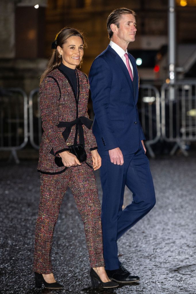 Pippa Middleton dan James Matthews menghadiri Layanan Bersama di Natal di Westminster Abbey di London, Inggris pada 08 Desember 2023 