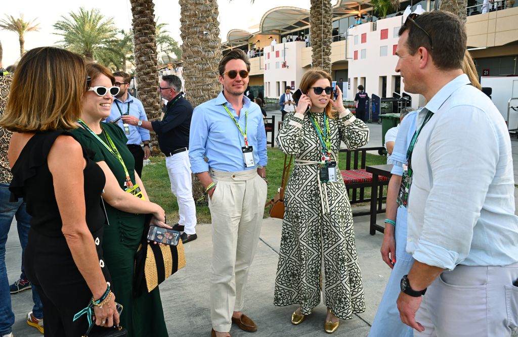 Putri Beatrice dan Putri Eugenie di Paddock menjelang Grand Prix F1 Bahrain di Sirkuit Internasional Bahrain pada 13 April 2025 di Bahrain, Bahrain