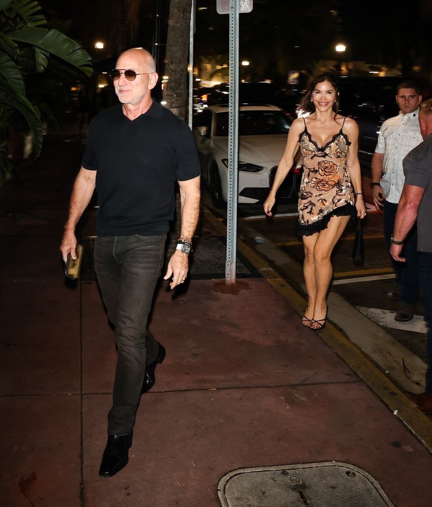 Jeff Bezos and Lauren Sanchez to arrive to share a romantic dinner at Carbone restaurant