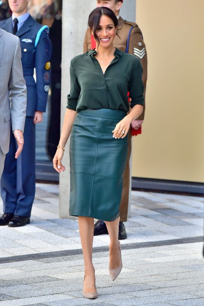 Meghan Markle mengenakan BOSS dan & Other Stories pada pertunangan kerajaan di Sussex