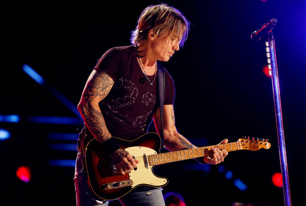 Miserable' Keith Urban admits 'missing' his family amid Nicole Kidman  divorce | HELLO!