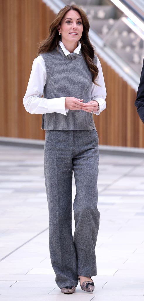 BRACKNELL, INGGRIS - 04 OKTOBER: memberikan bantuan penting selama kunjungannya ke Vsi Razom Community Hub, di Lexicon Shopping Centre, pada tanggal 04 Oktober 2023 di Bracknell, Inggris. Sang Putri berada di sana untuk mendengar tentang upaya yang dilakukan organisasi tersebut untuk mendukung mereka yang tiba di wilayah setempat dari Ukraina sebagai akibat dari konflik yang sedang berlangsung. (Foto oleh Chris Jackson/Getty Images)