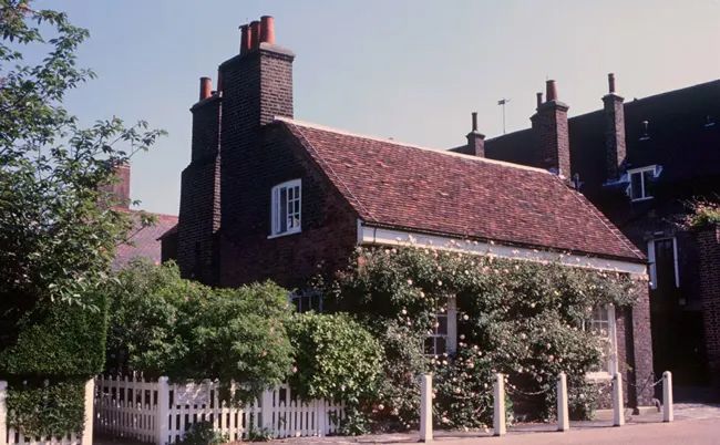 nottingham cottage exterior