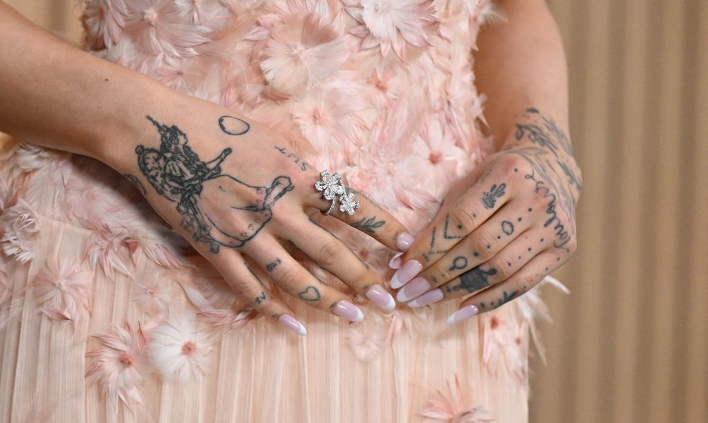 Ariana Grande's hands, close up on her french manicure 