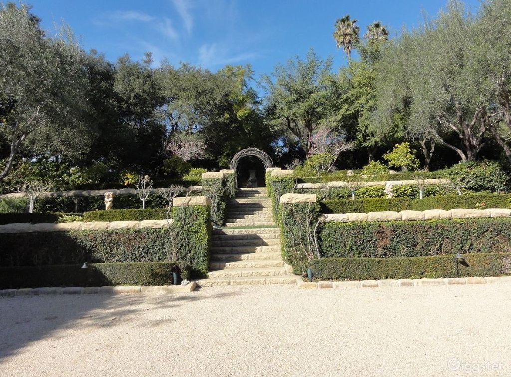 HARRY　AT THE GARDEN Kensington Palace's gardener remembers Prince Harry playing
