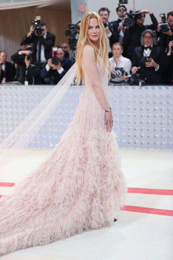 Nicole Kidman re-wore a piece from her iconic 2004 Chanel N°5 advertisement 