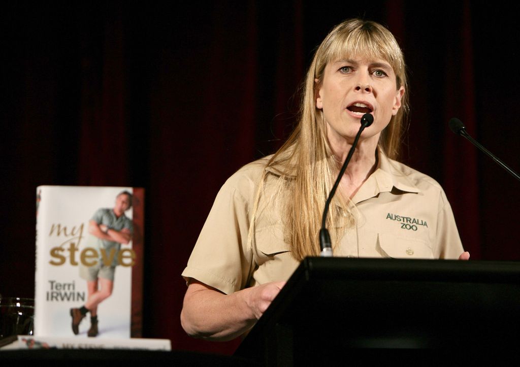 Terri Irwin addresses the crowd during a promotional tour for her new book 'My Steve' at the Four Seasons Hotel on December 3, 2007 in Sydney, Australia. (Photo by Don Arnold/WireImage)