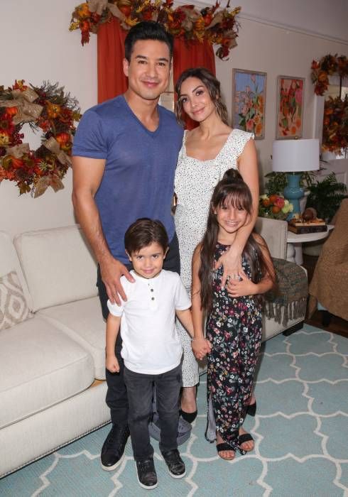 mario lopez family