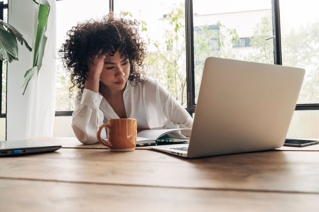Slouching at your desk will contribute to aching muscles