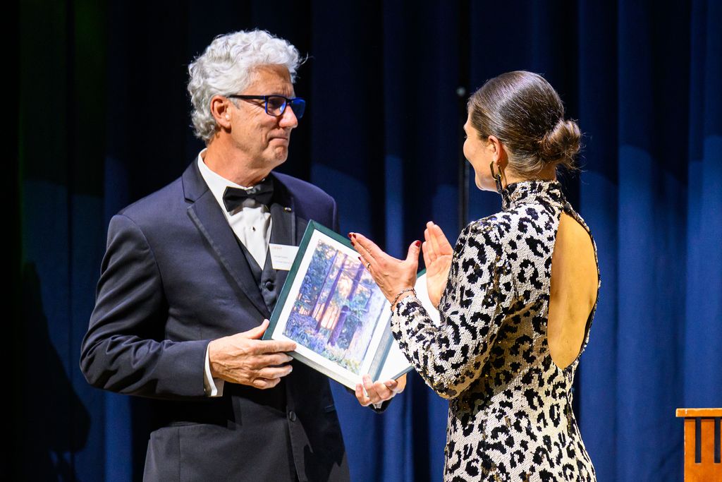 Putri Mahkota Victoria pada penyerahan Hadiah Marcus Wallenberg di Grand Hotel di Stockholm, Swedia