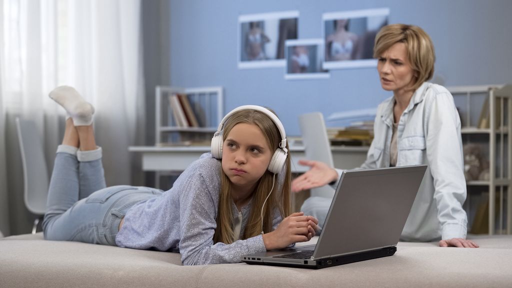  demanding teen ignoring mother