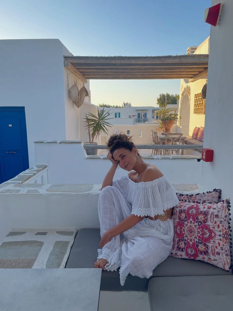 Emmanuelle Chriqui saat liburan