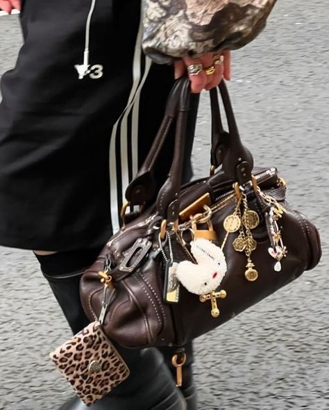 Chloé llic Paddington Bags y2k small The return of an icon! 👜✨ The Chloé Paddington, one of the