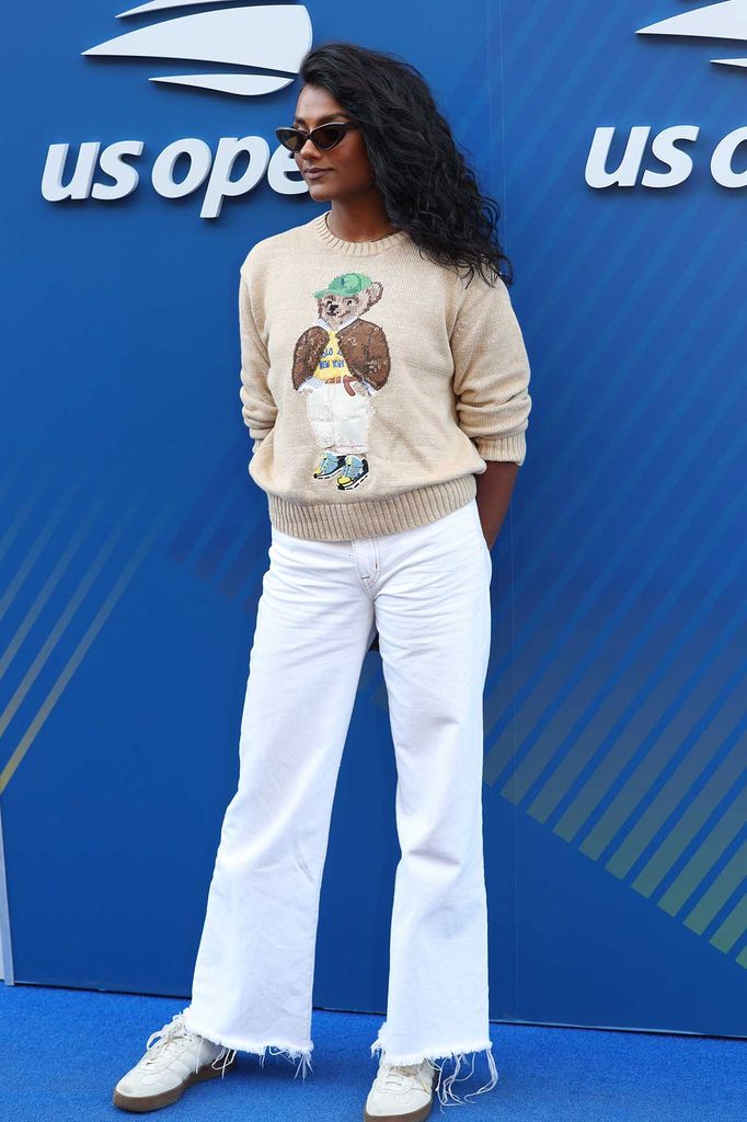 Simone Ashley di AS Terbuka