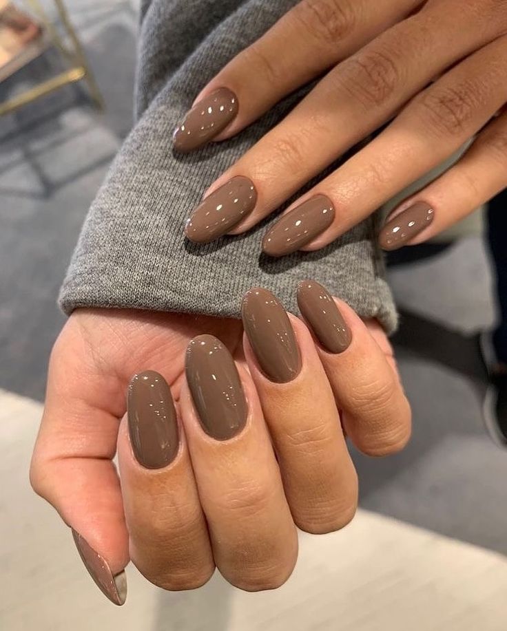 brown nails 