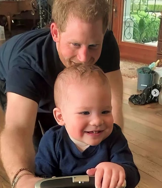 Prince Harry's son Prince Archie cutely holds onto mum Meghan's legs in  rare video | HELLO!