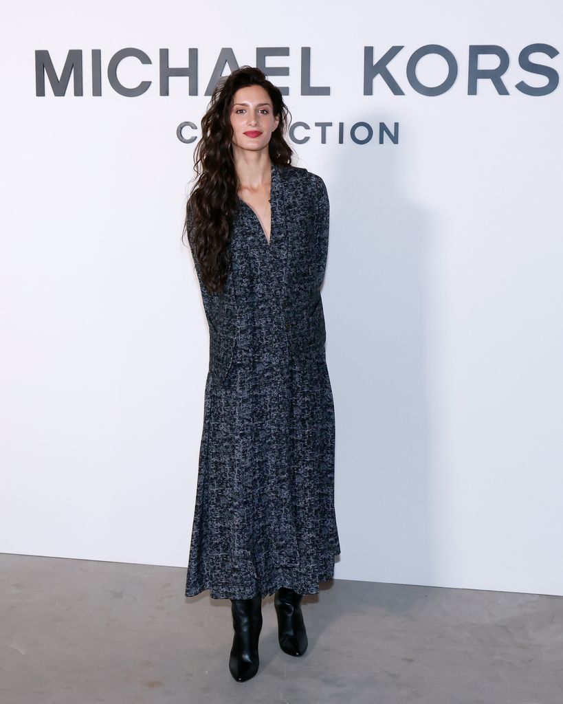 Audrey McGraw tampak sangat bergaya di acara NYFW Michael Kors 