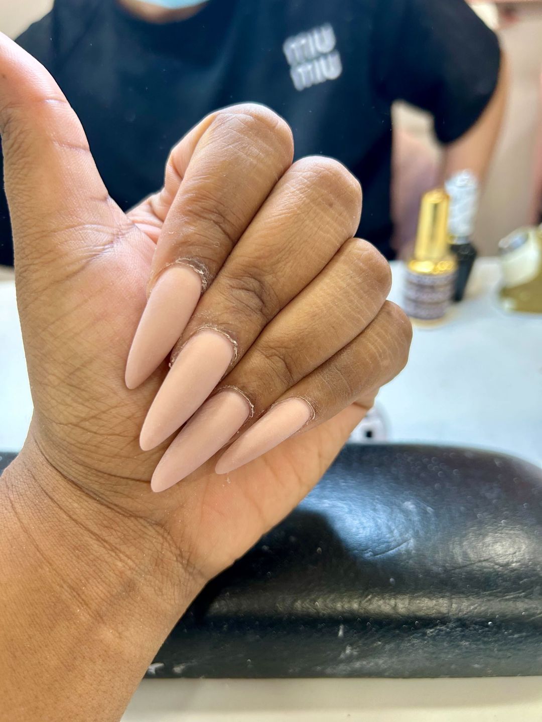 Dark Chocolate Swirls Take Over Nails